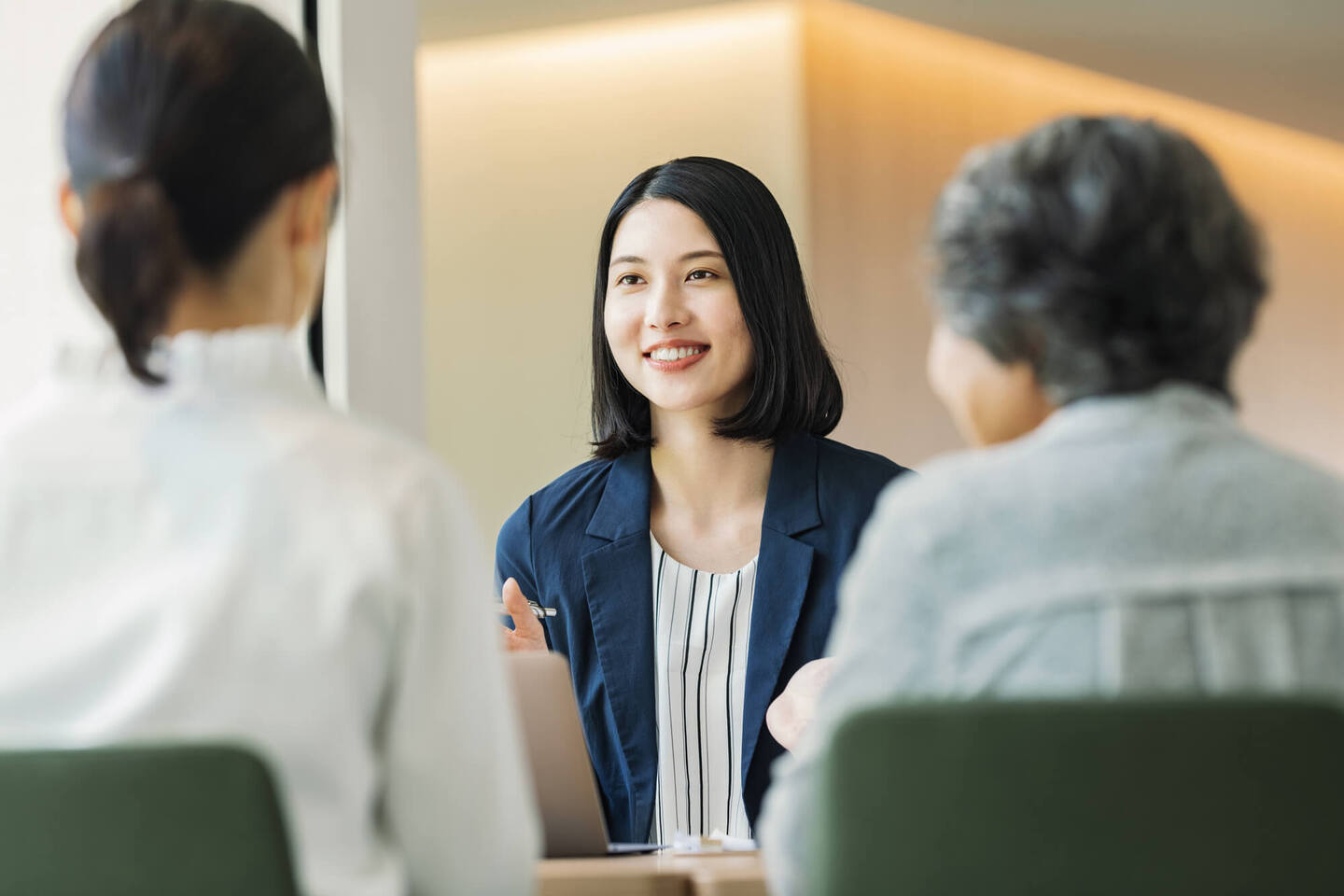 不動産営業職の女性のイメージ画像