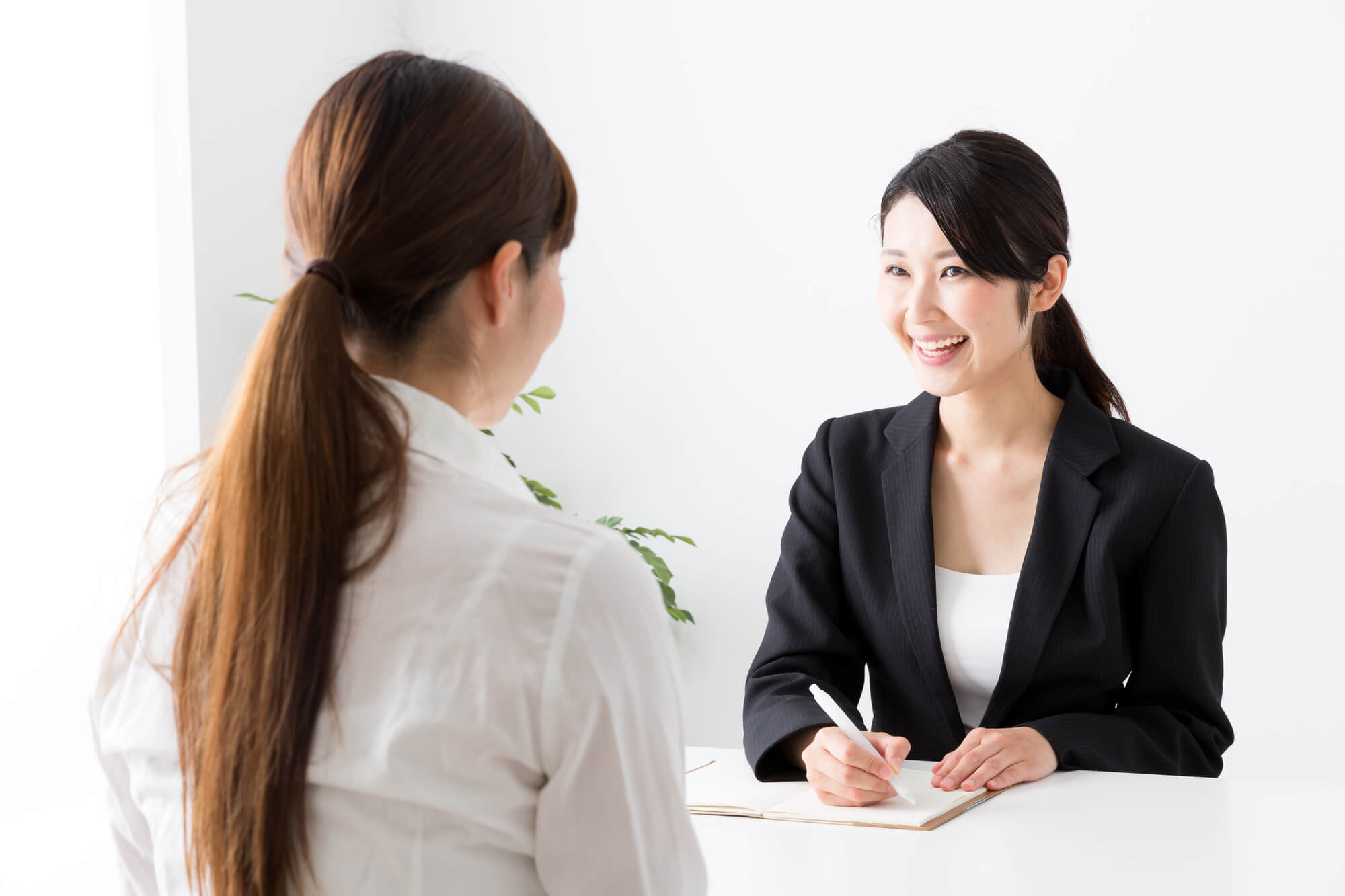 面談をする薬剤師